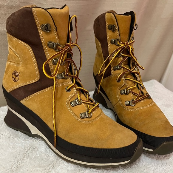 Timberland Women’s Vintage Waterproof Lace-Up Hiking Boots – Size 6.5 - Picture 2 of 5